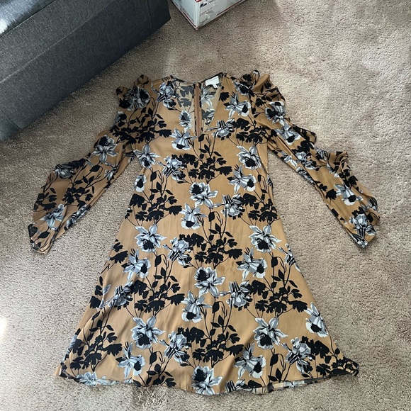 Witchery Floral Dress - Picture 9 of 9